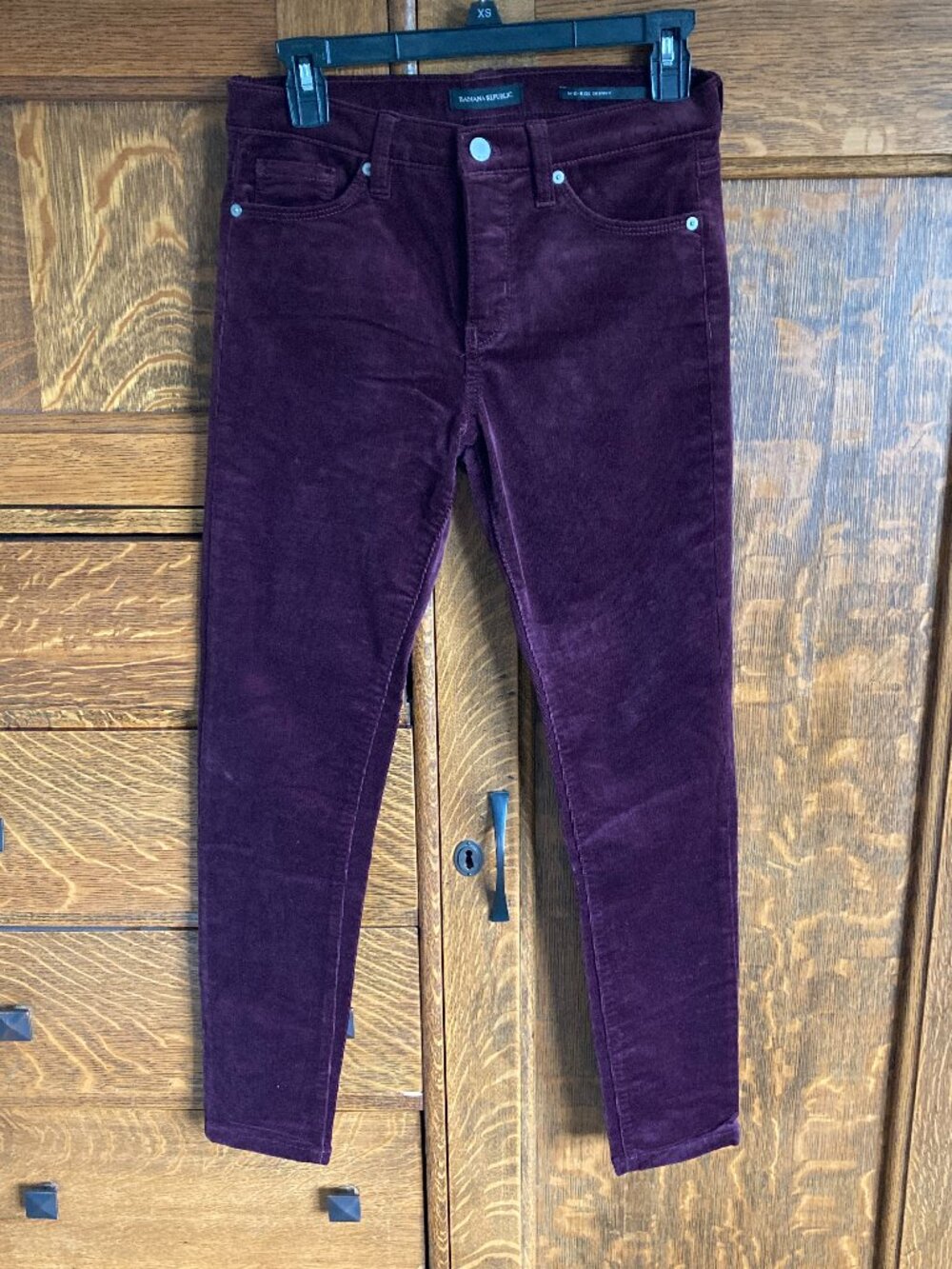 EUC Banana Republic Mid-Rise Skinny Cords, size 26 waist, wine / mulberry color